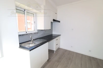 Apartamento T2 para Venda em Santa Maria, São Pedro e Matacães