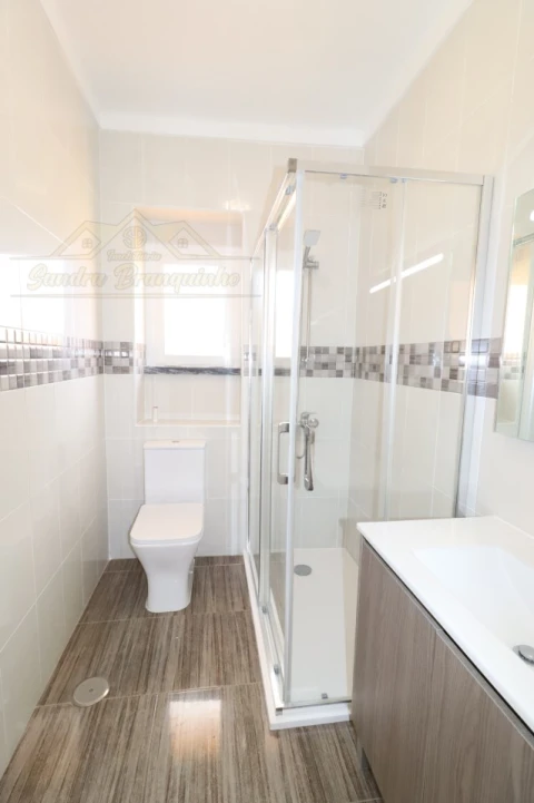 Apartamento T2 para Venda em Santa Maria, São Pedro e Matacães