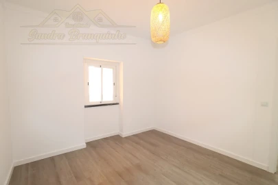 Apartamento T2 para Venda em Santa Maria, São Pedro e Matacães