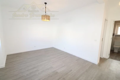 Apartamento T2 para Venda em Santa Maria, São Pedro e Matacães
