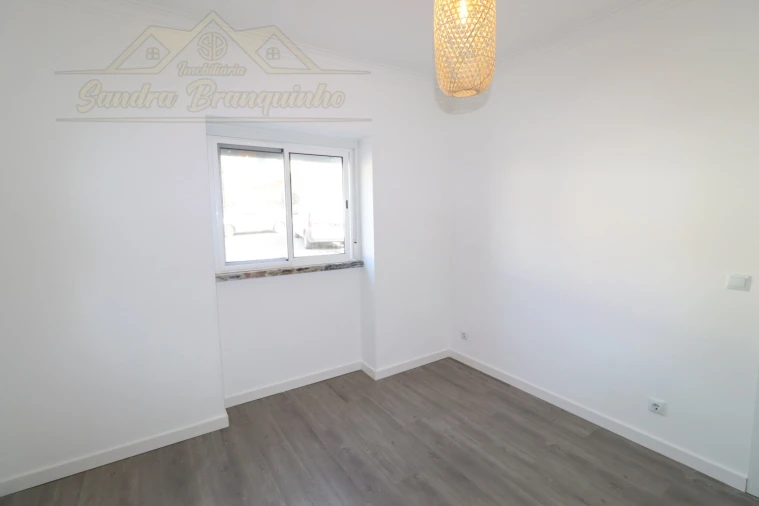 Apartamento T2 para Venda em Santa Maria, São Pedro e Matacães Foto 18