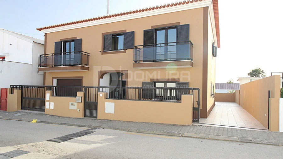 Moradia T4 para Venda em Torrão