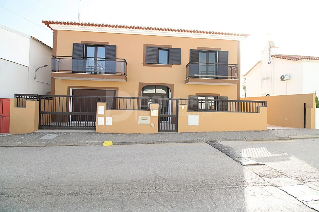 Moradia T4 para Venda em Torrão Foto 2