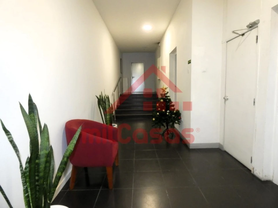 Escritório para Arrendamento em Santa Maria, São Pedro e Matacães Foto 33
