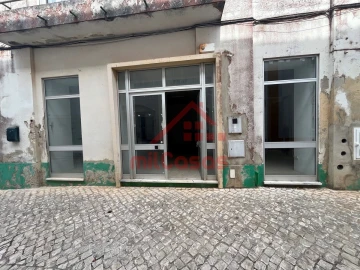 Prédio para Venda em Cadaval e Pêro Moniz