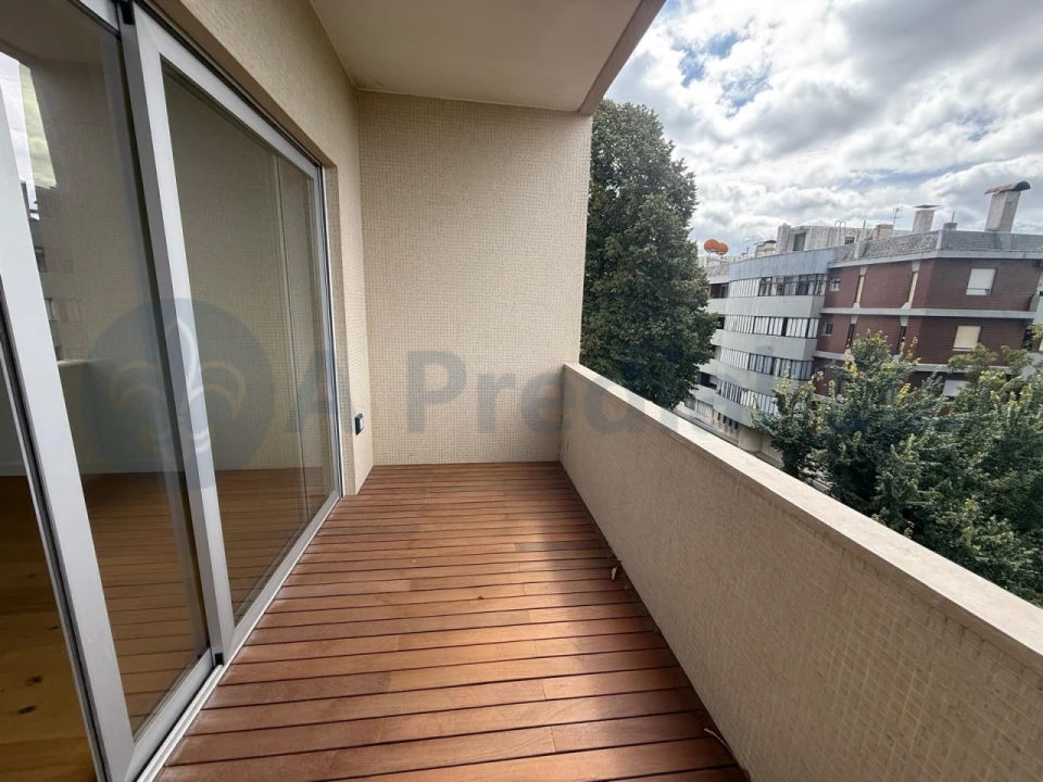 Apartamento T3 para Venda em Lordelo do Ouro e Massarelos Foto 2