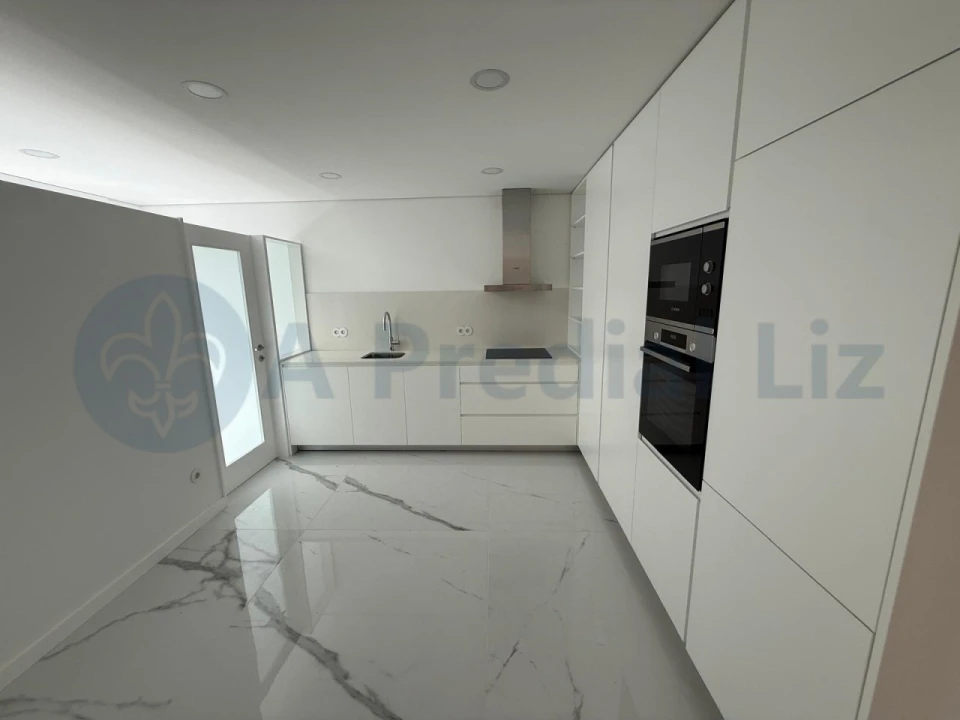 Apartamento T3 para Venda em Lordelo do Ouro e Massarelos Foto 3