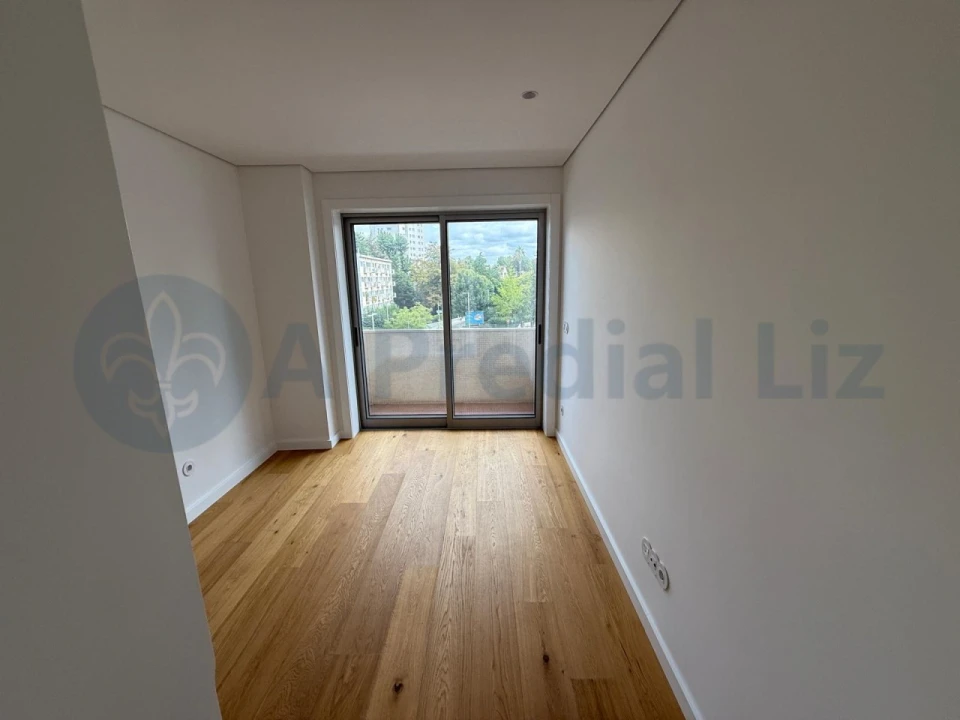 Apartamento T3 para Venda em Lordelo do Ouro e Massarelos Foto 10