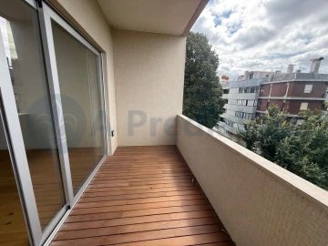 Apartamento T3 para Venda em Lordelo do Ouro e Massarelos