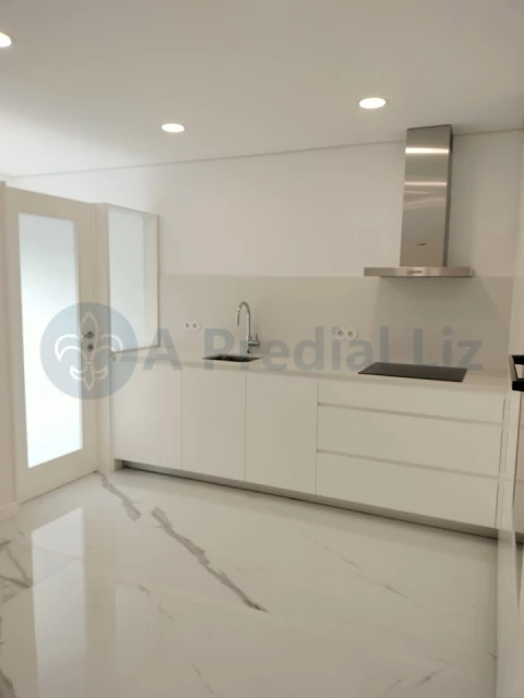 Apartamento T3 para Venda em Lordelo do Ouro e Massarelos