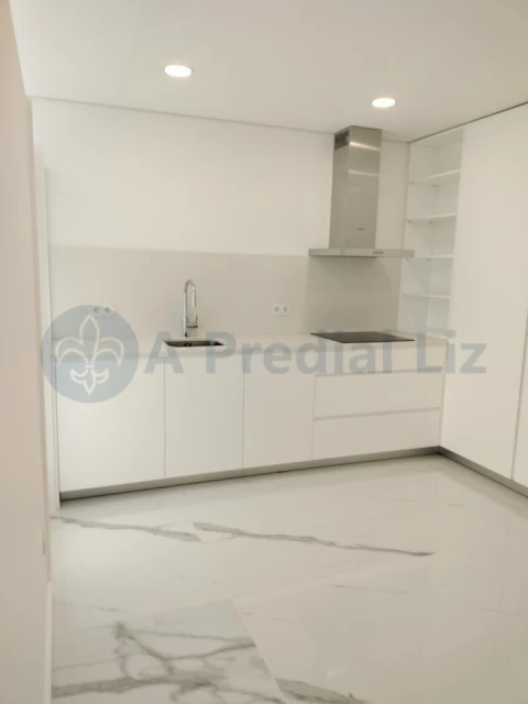 Apartamento T3 para Venda em Lordelo do Ouro e Massarelos