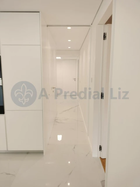 Apartamento T3 para Venda em Lordelo do Ouro e Massarelos