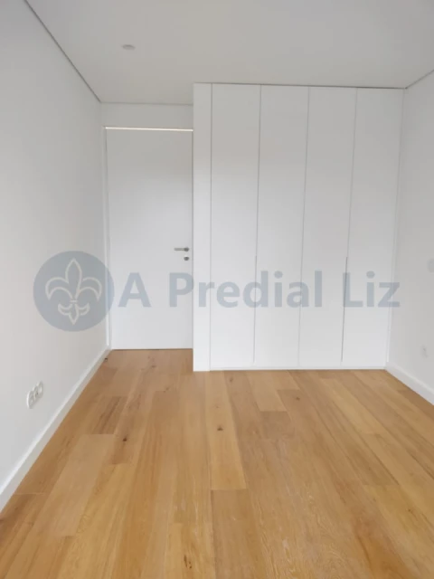 Apartamento T3 para Venda em Lordelo do Ouro e Massarelos