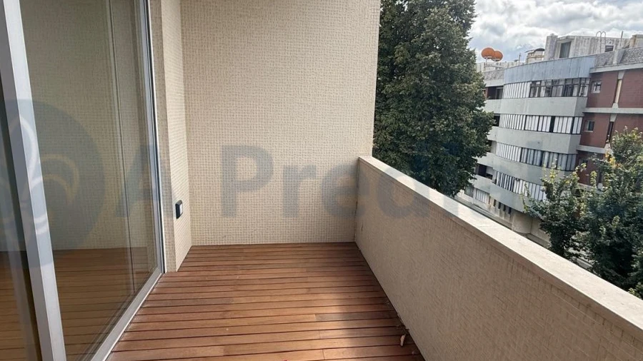 Apartamento T3 para Venda em Lordelo do Ouro e Massarelos
