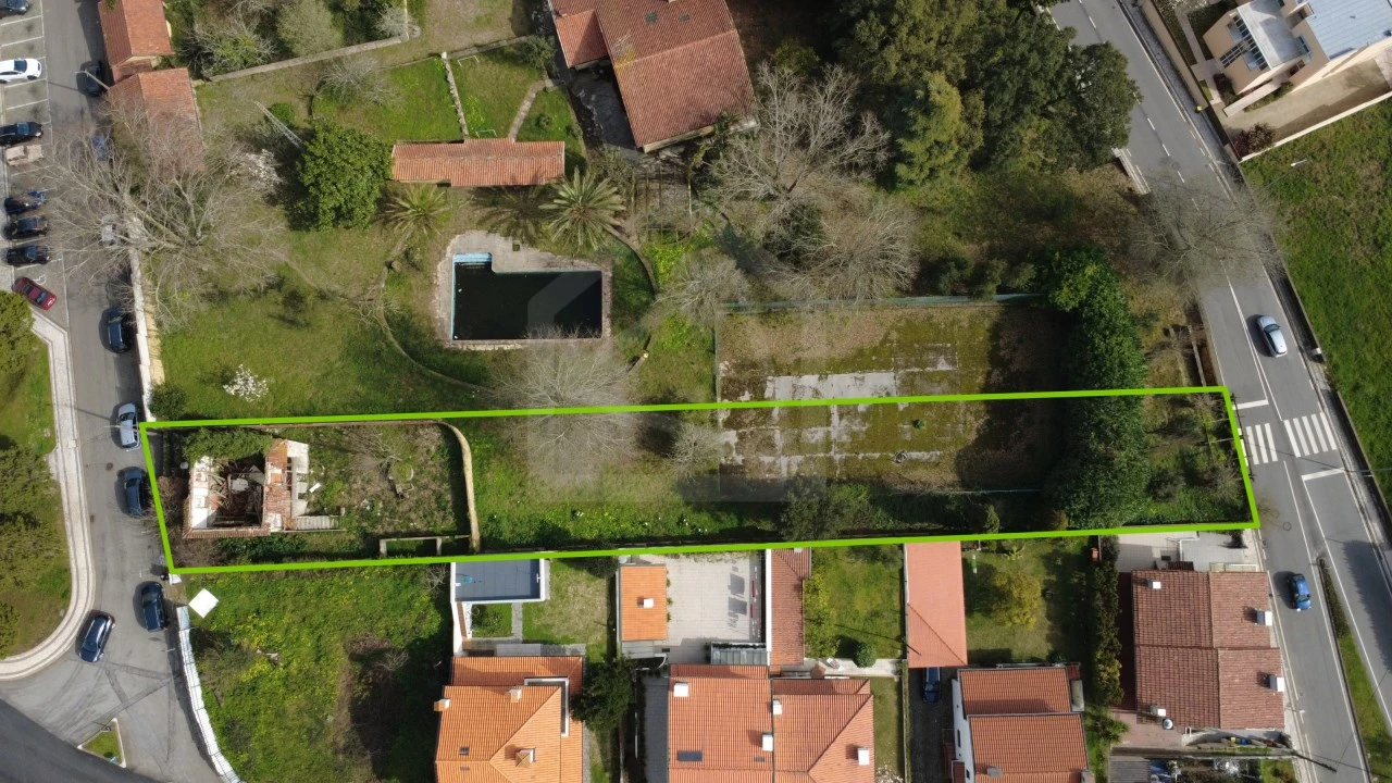 Terreno para Venda em São João da Madeira Foto 2