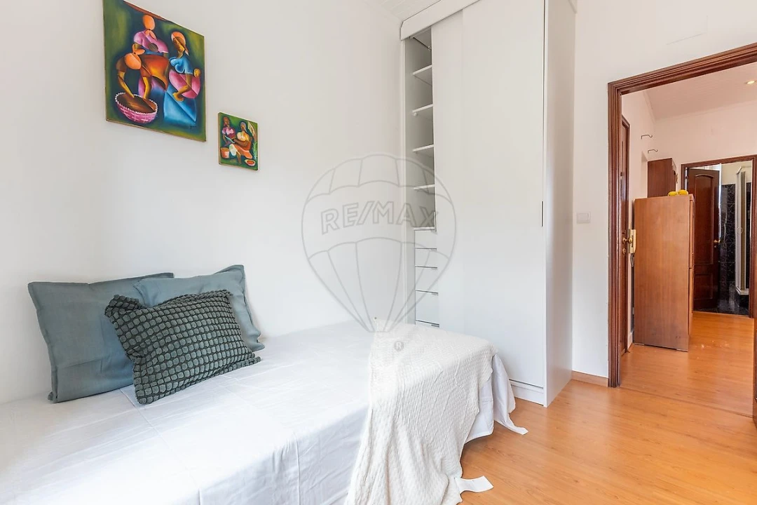 Apartamento T2 para Venda em Arroios Foto 7