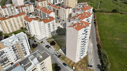 Terreno para Venda em Carregado e Cadafais
