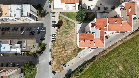 Terreno para Venda em Carregado e Cadafais