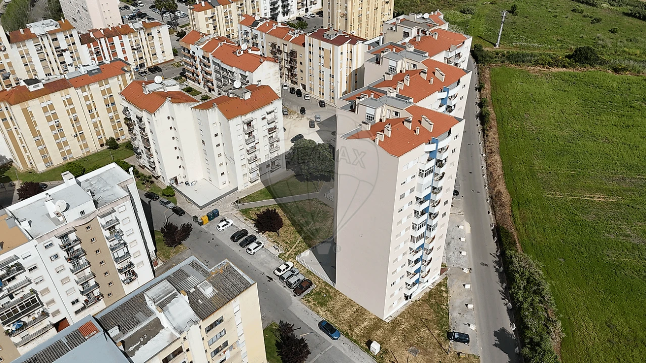 Terreno para Venda em Carregado e Cadafais Foto 2