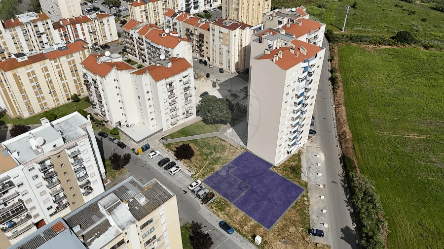 Terreno para Venda em Carregado e Cadafais