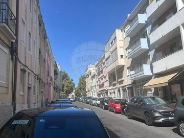 Apartamento T1 para Venda em Beato