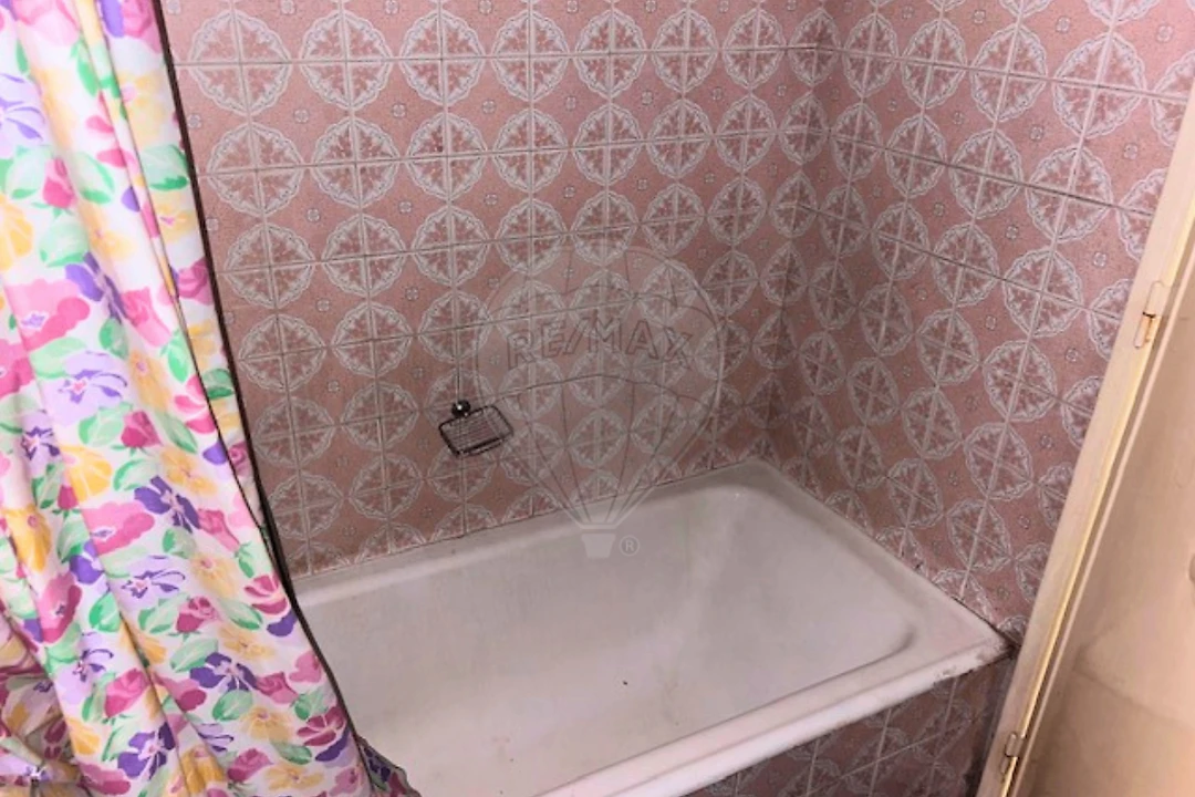 Apartamento T1 para Venda em Beato Foto 3