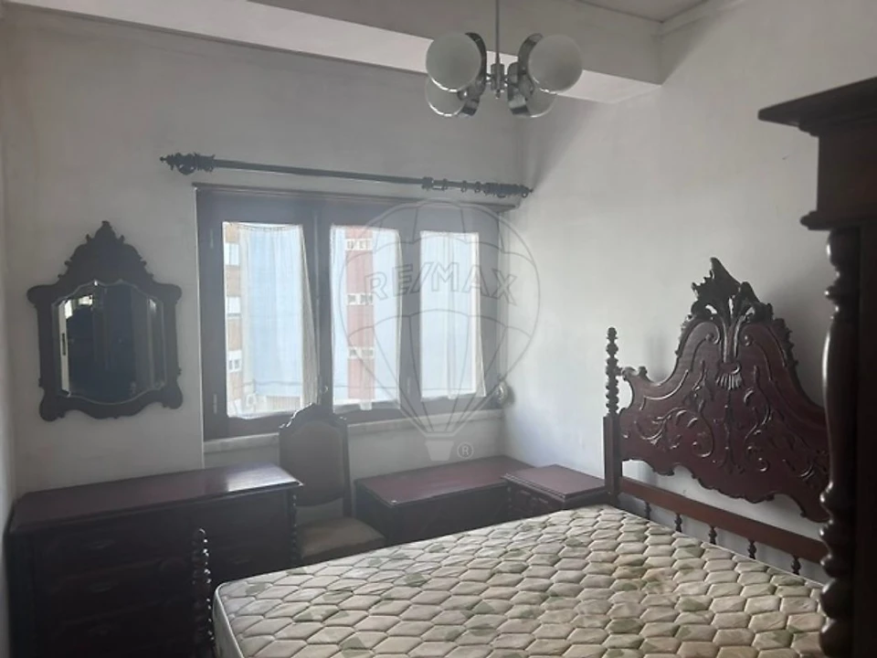 Apartamento T1 para Venda em Beato Foto 4