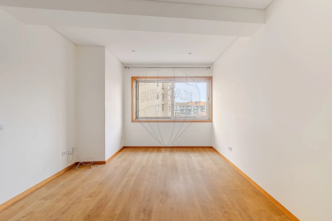 Apartamento T1 para Arrendamento em Paranhos Foto 1