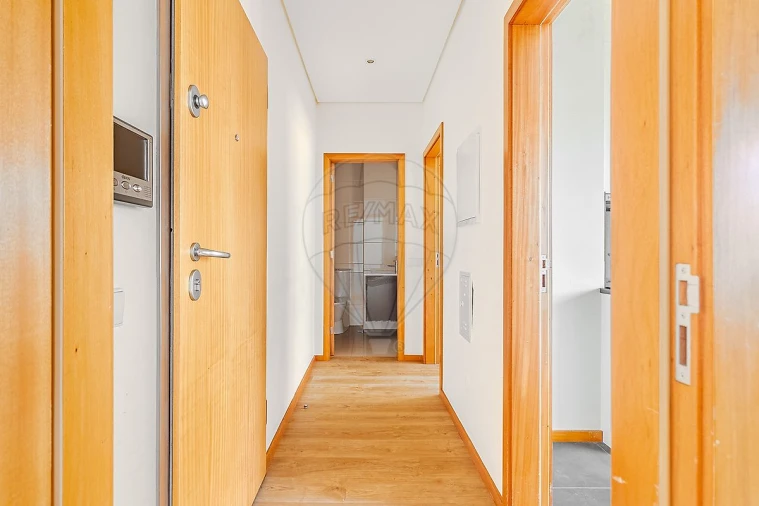 Apartamento T1 para Arrendamento em Paranhos Foto 6
