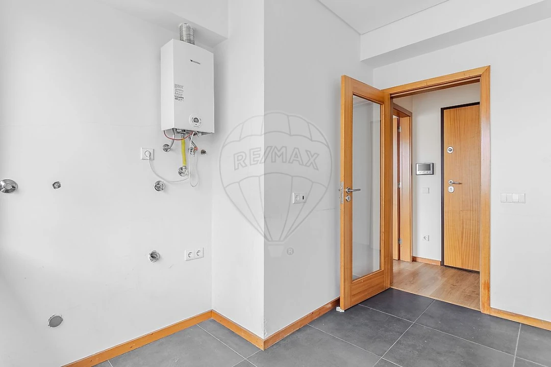 Apartamento T1 para Arrendamento em Paranhos Foto 4