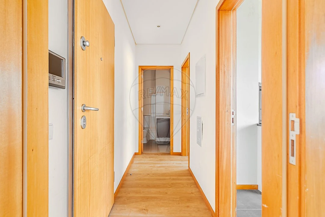 Apartamento T1 para Arrendamento em Paranhos Foto 6