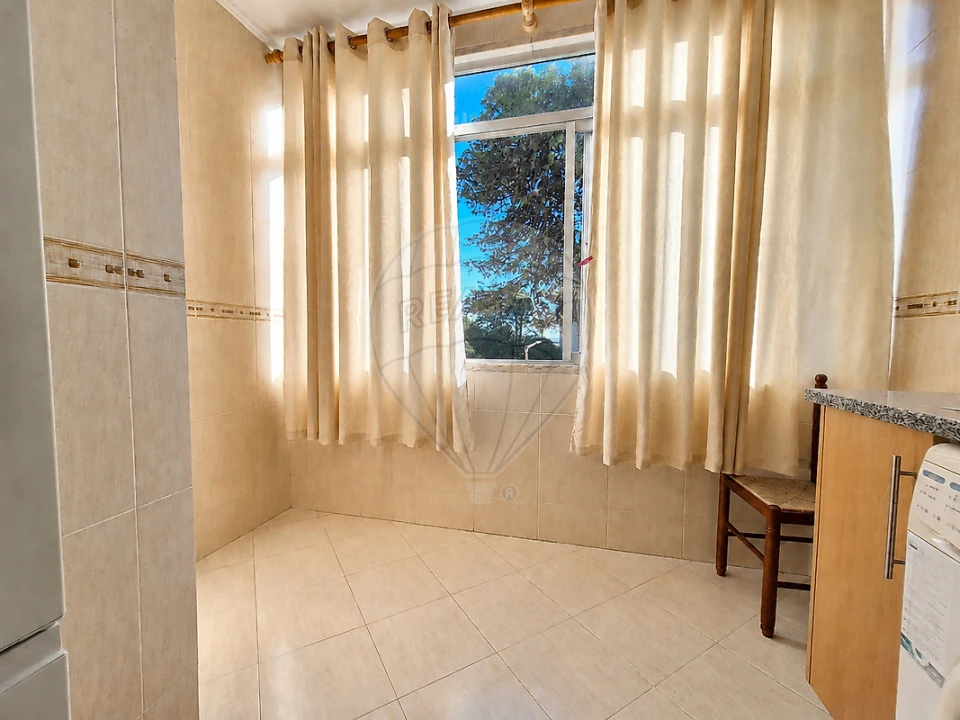 Apartamento T2 para Venda em Póvoa de Santa Iria e Forte da Casa Foto 11