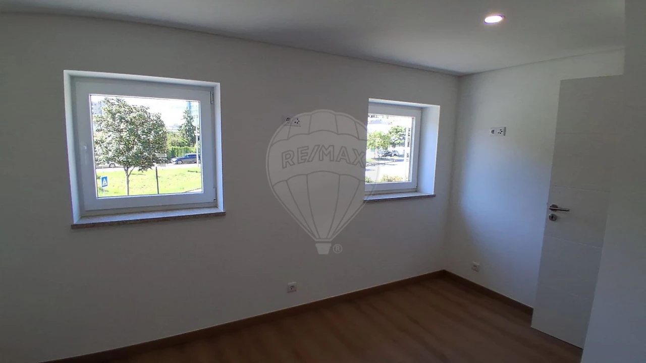 Apartamento T2 para Arrendamento em Mafamude e Vilar do Paraíso Foto 5