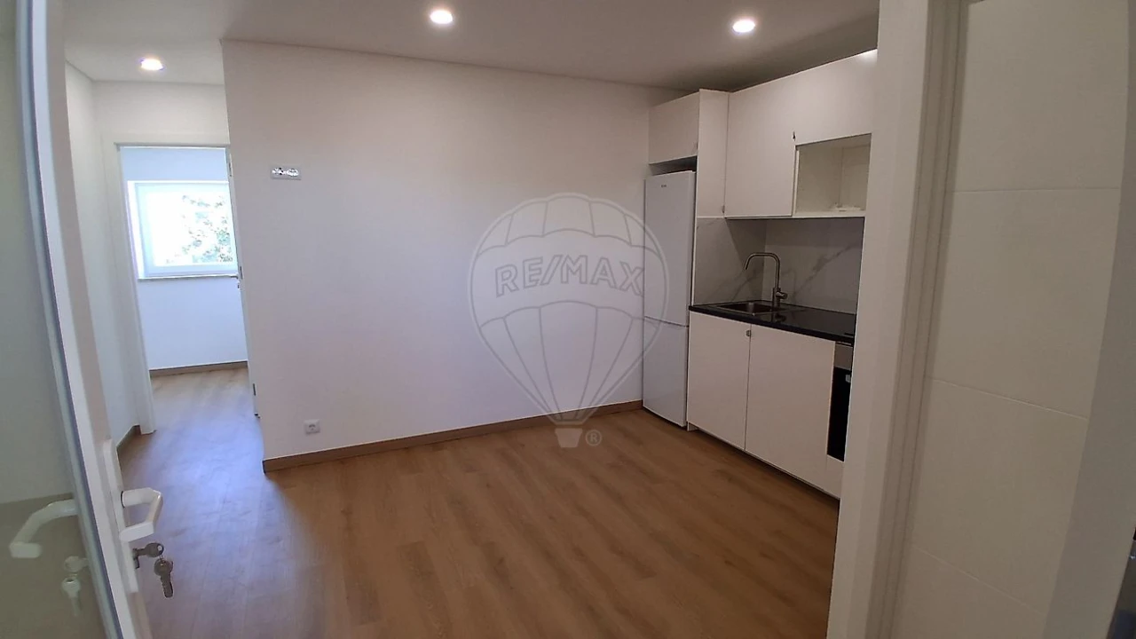 Apartamento T2 para Arrendamento em Mafamude e Vilar do Paraíso Foto 8