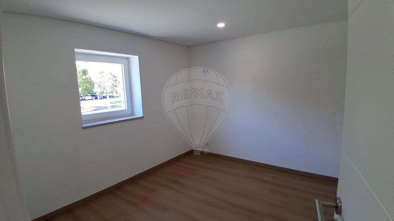 Apartamento T2 para Arrendamento em Mafamude e Vilar do Paraíso Foto 4