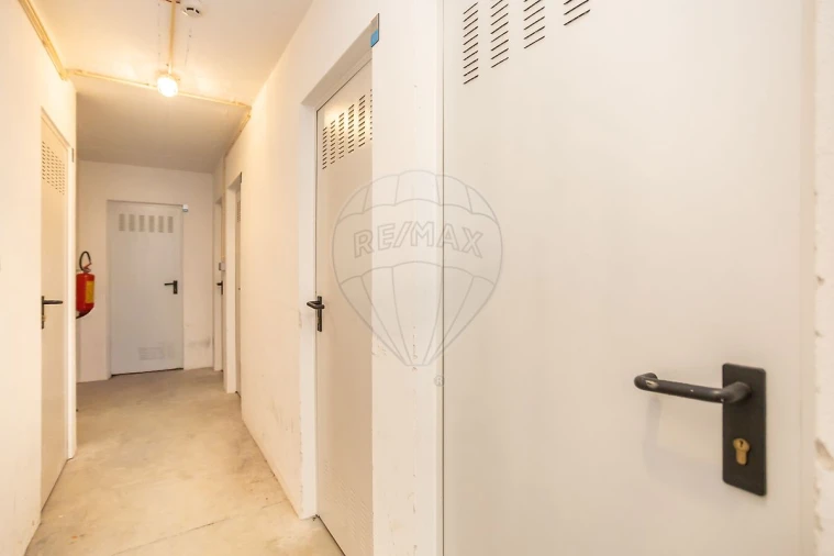 Apartamento T2 para Venda em Almeirim Foto 48