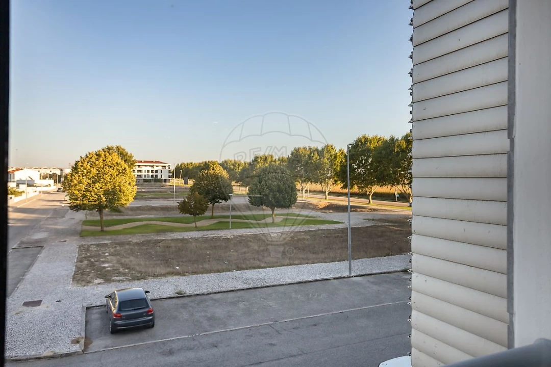 Apartamento T2 para Venda em Almeirim Foto 31