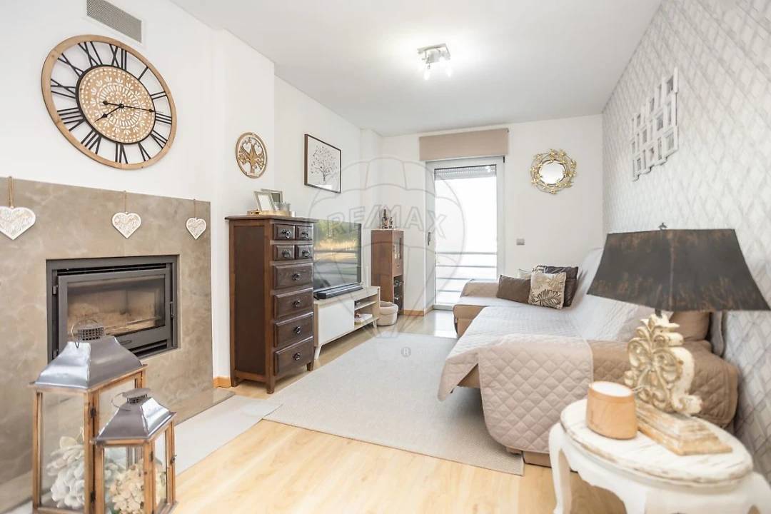 Apartamento T2 para Venda em Almeirim Foto 24