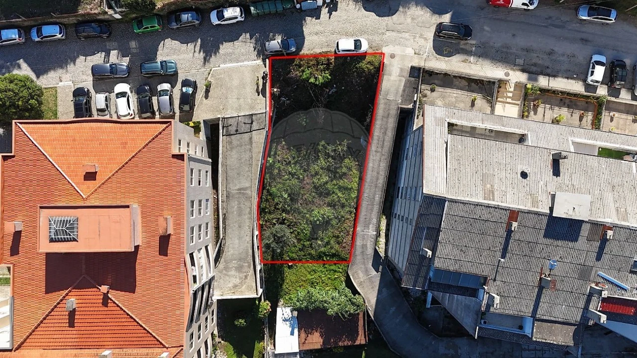 Terreno para Venda em Oliveira do Douro Foto 2