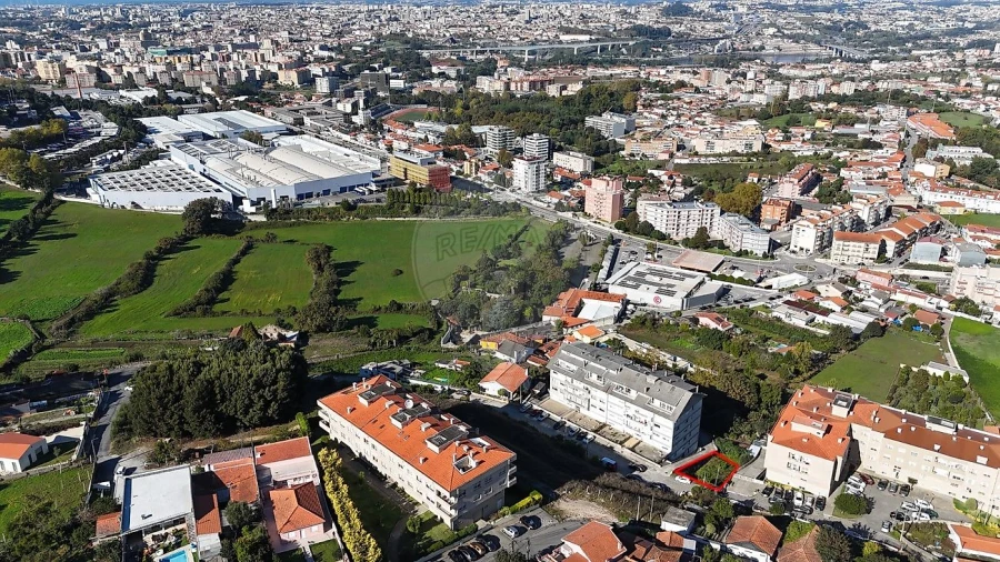 Terreno para Venda em Oliveira do Douro Foto 3