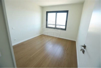 Apartamento T3 para Arrendamento em Carcavelos e Parede
