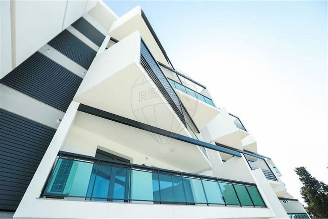 Apartamento T3 para Arrendamento em Carcavelos e Parede Foto 6