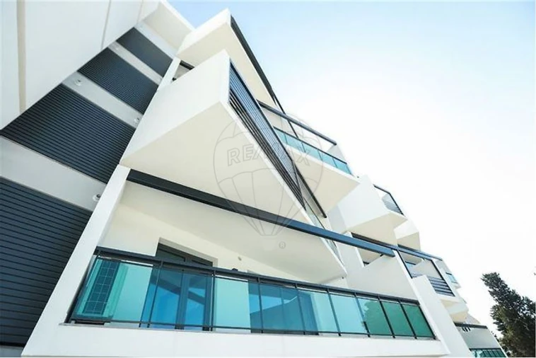 Apartamento T3 para Arrendamento em Carcavelos e Parede Foto 6