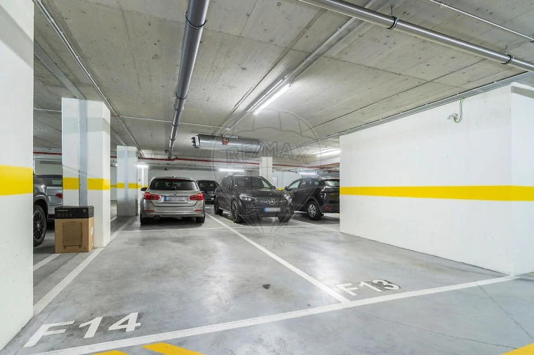 Apartamento T3 para Arrendamento em Carcavelos e Parede Foto 13