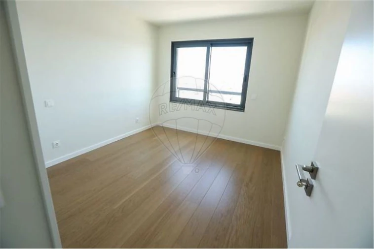 Apartamento T3 para Arrendamento em Carcavelos e Parede Foto 2
