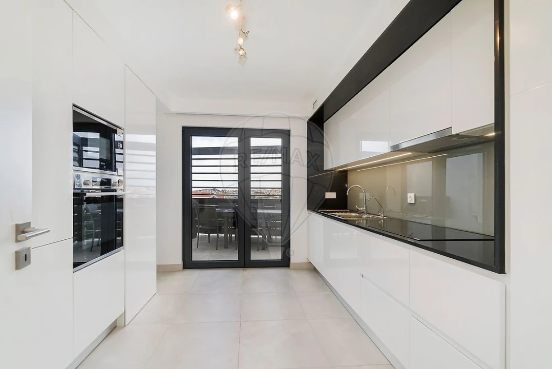 Apartamento T3 para Arrendamento em Carcavelos e Parede Foto 17