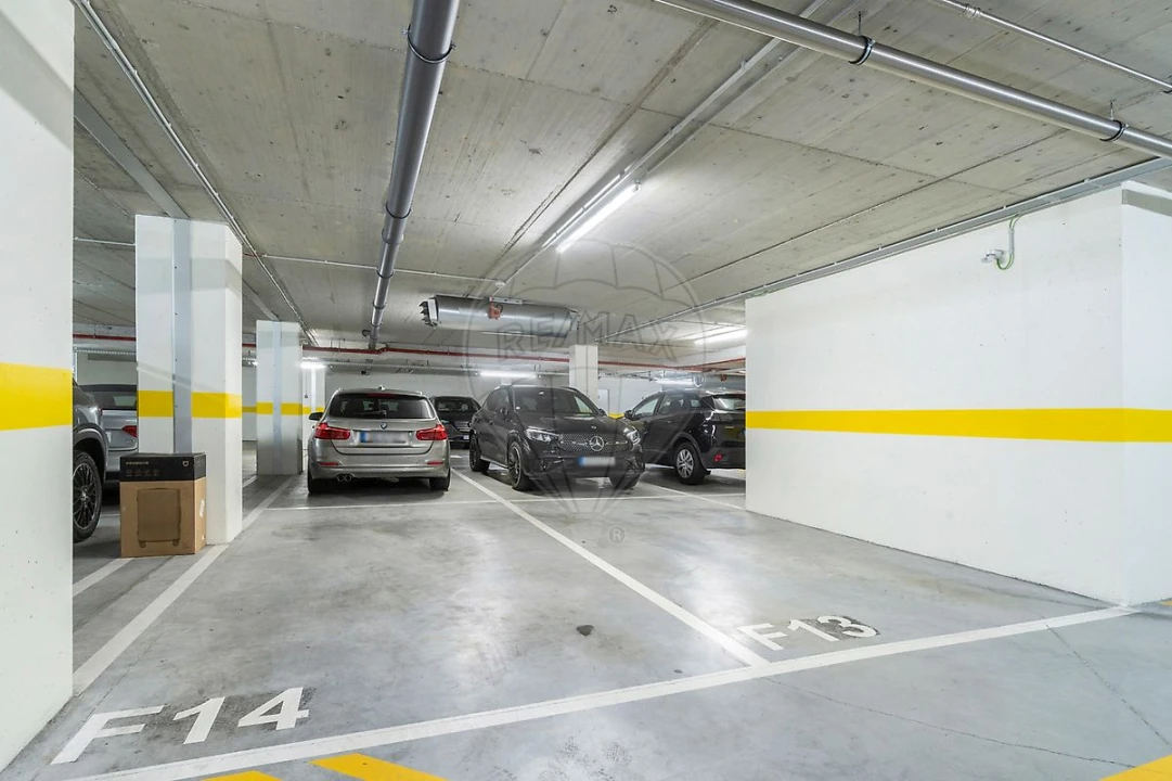 Apartamento T3 para Arrendamento em Carcavelos e Parede Foto 13