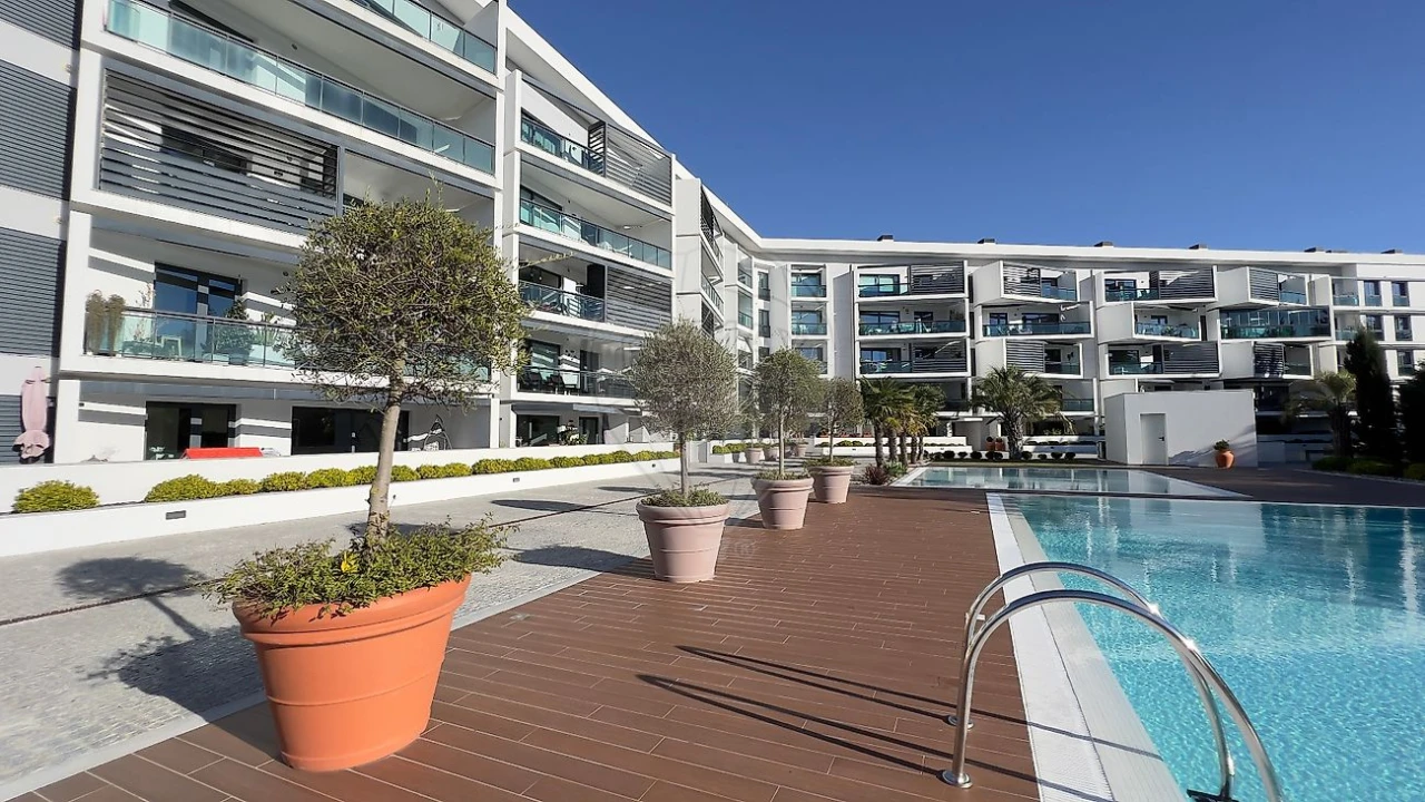 Apartamento T3 para Arrendamento em Carcavelos e Parede Foto 14