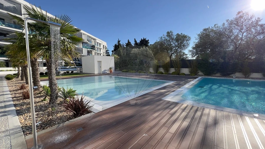 Apartamento T3 para Arrendamento em Carcavelos e Parede