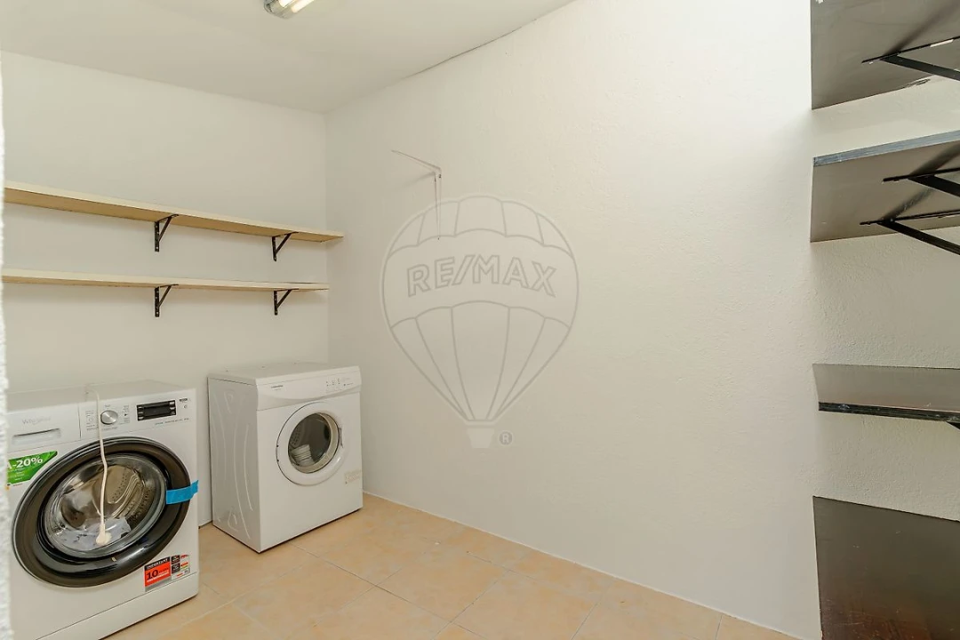 Apartamento T2 para Arrendamento em Charneca de Caparica e Sobreda Foto 16